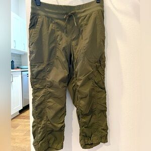 The North Face Women's Ruched Olive Green Hiking Capri Medium